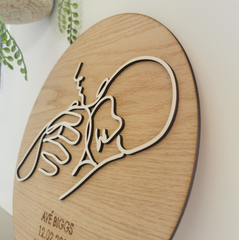 Love pose, oak base with white outline